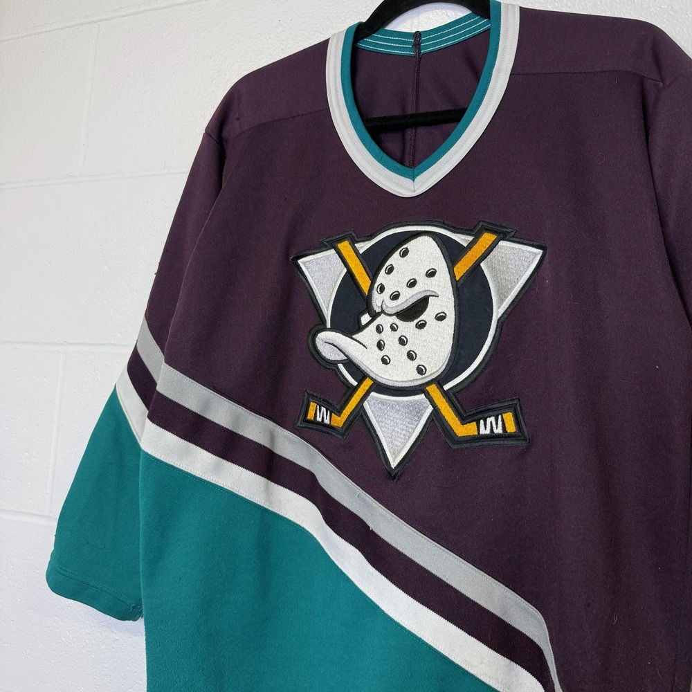 VINTAGE 90s NHL MIGHTY DUCKS CCM HOCKEY JERSEY SIZE M - Picture 2 of 9